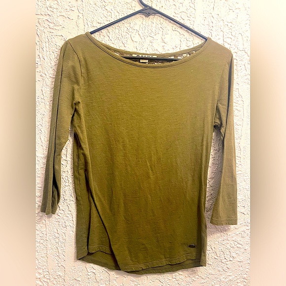Roxy green top with a lace back - Picture 1 of 3